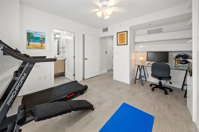 33 N Shore Dr 33, Miami Beach, FL 33141