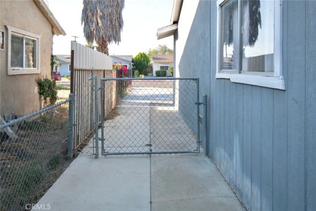 1101 Val Verde, Hemet, CA 92543