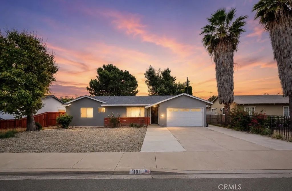 1101 Val Verde, Hemet, CA 92543
