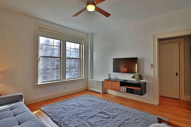 141 Beaconsfield Rd. 3, Brookline, MA 02445