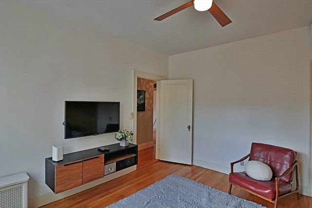 141 Beaconsfield Rd. 3, Brookline, MA 02445