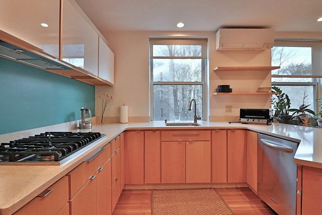 141 Beaconsfield Rd. 3, Brookline, MA 02445