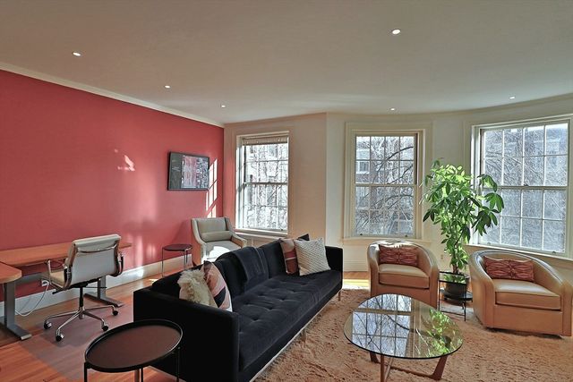 141 Beaconsfield Rd. 3, Brookline, MA 02445