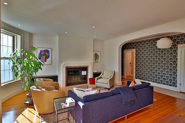 141 Beaconsfield Rd. 3, Brookline, MA 02445