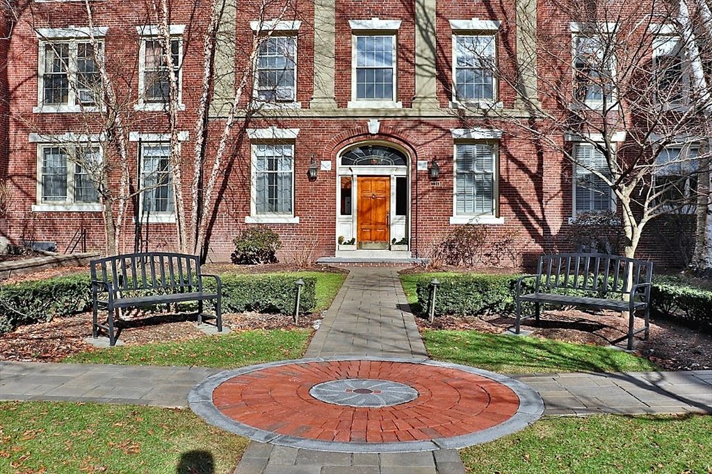 141 Beaconsfield Rd. 3, Brookline, MA 02445