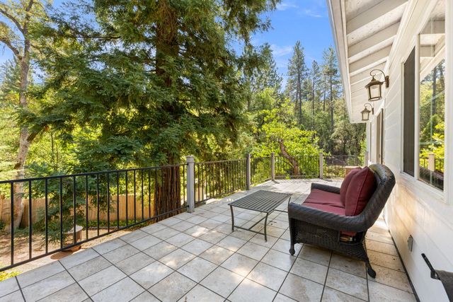 1040 Dog Bar Rd, Colfax, CA 95713