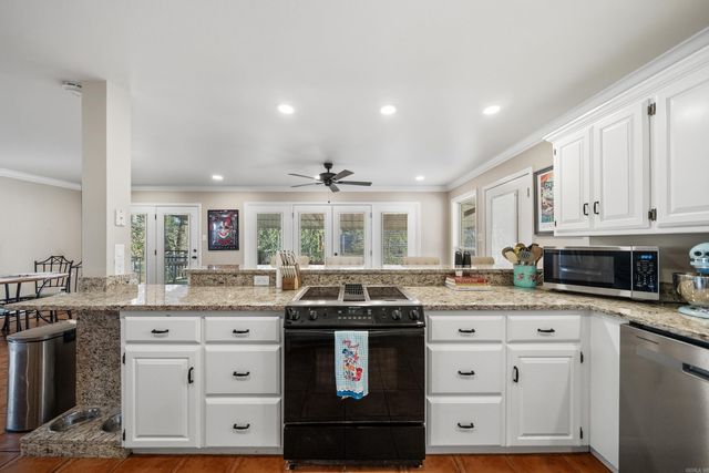 127 Tinker Street, Hot Springs, AR 71913