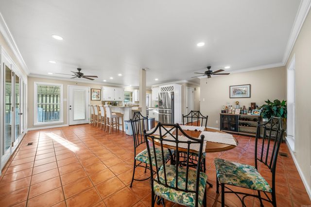 127 Tinker Street, Hot Springs, AR 71913