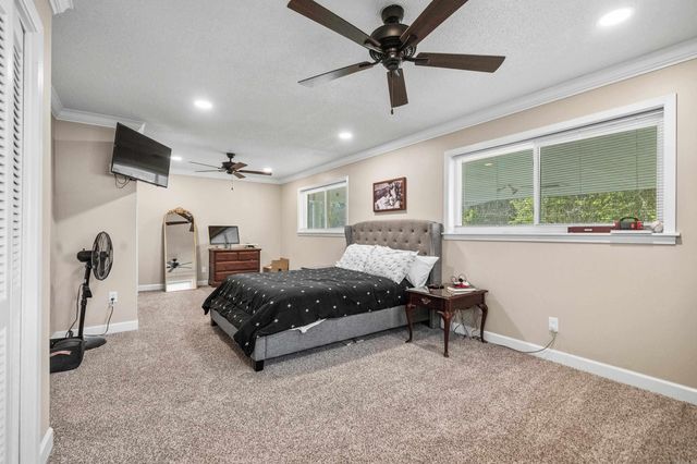 127 Tinker Street, Hot Springs, AR 71913