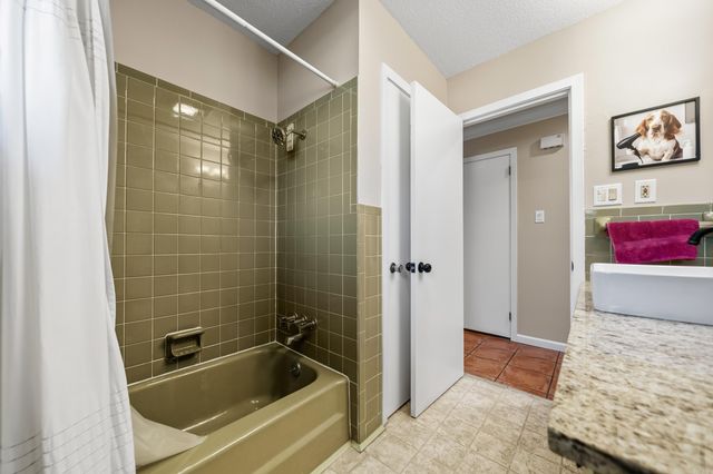 127 Tinker Street, Hot Springs, AR 71913