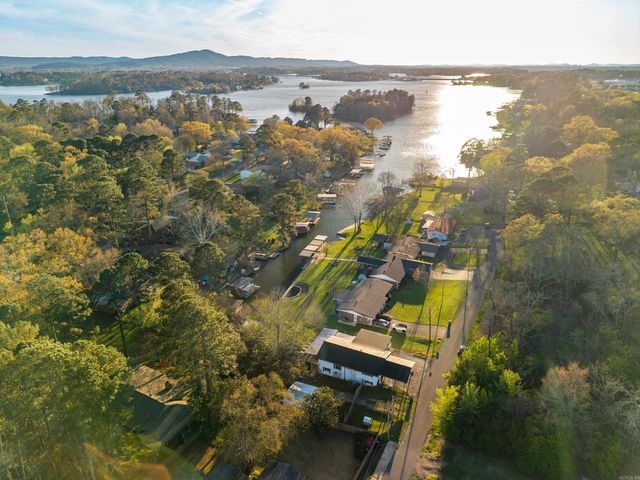 127 Tinker Street, Hot Springs, AR 71913