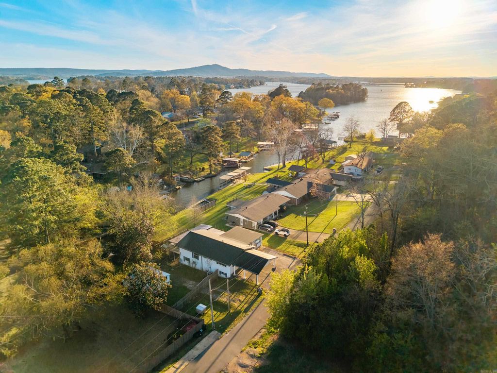 127 Tinker Street, Hot Springs, AR 71913