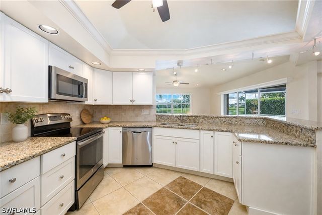 3651 Kent DR, Naples, FL 34112