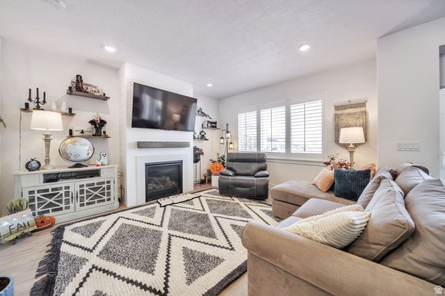 1034 W HERITAGE CREST WAY, Bluffdale, UT 84065