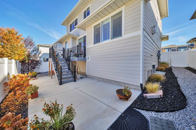 1034 W HERITAGE CREST WAY, Bluffdale, UT 84065