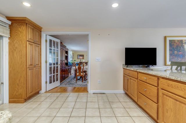 9 Severance Drive, Londonderry, NH 03053