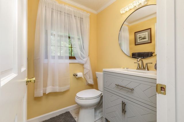 9 Severance Drive, Londonderry, NH 03053