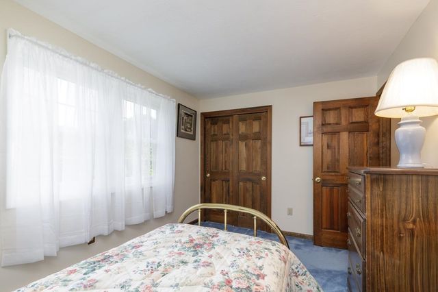 9 Severance Drive, Londonderry, NH 03053