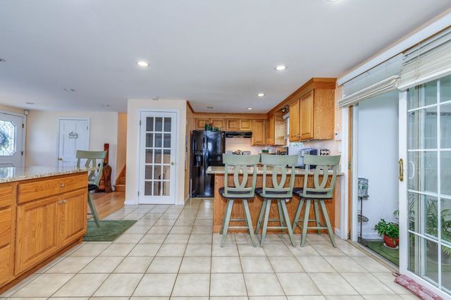 9 Severance Drive, Londonderry, NH 03053