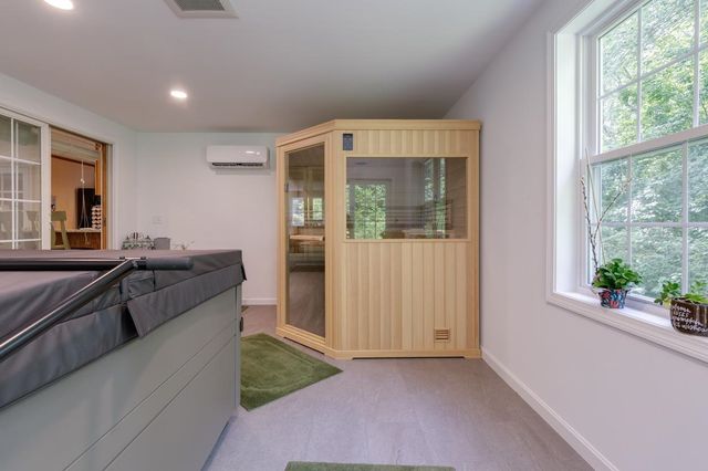 9 Severance Drive, Londonderry, NH 03053