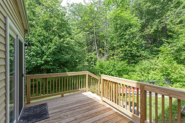 9 Severance Drive, Londonderry, NH 03053