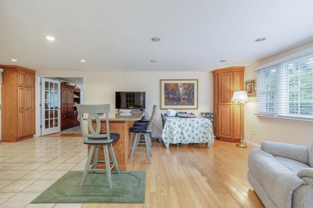 9 Severance Drive, Londonderry, NH 03053