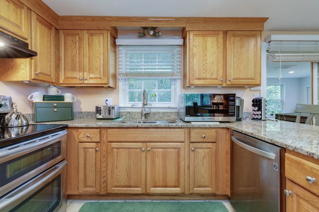 9 Severance Drive, Londonderry, NH 03053