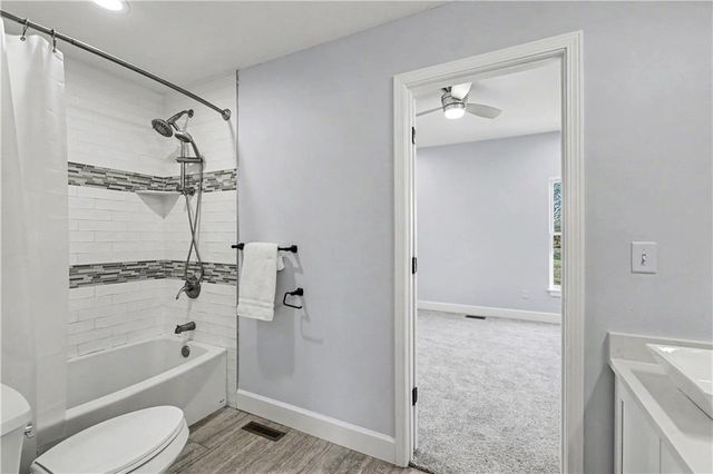 85 Lake Shore Drive, Lake Lotawana, MO 64086