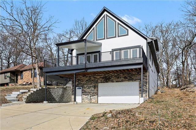 85 Lake Shore Drive, Lake Lotawana, MO 64086