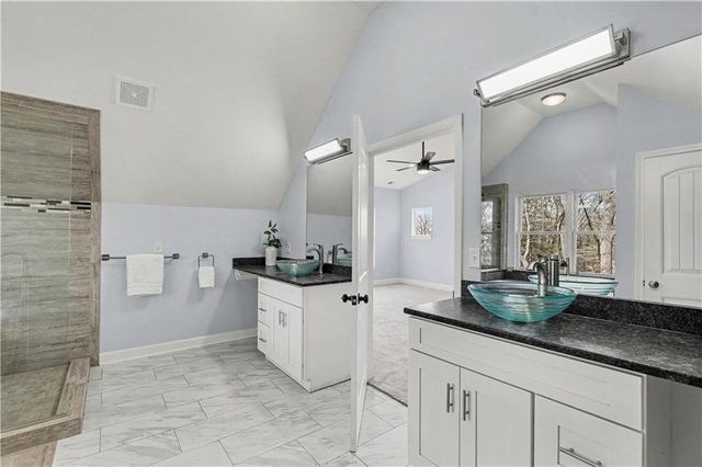 85 Lake Shore Drive, Lake Lotawana, MO 64086