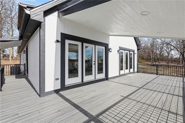 85 Lake Shore Drive, Lake Lotawana, MO 64086