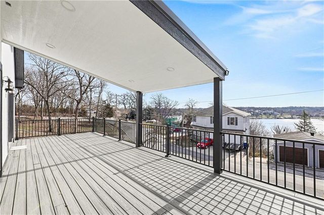 85 Lake Shore Drive, Lake Lotawana, MO 64086