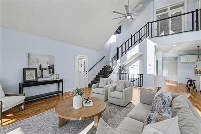 85 Lake Shore Drive, Lake Lotawana, MO 64086