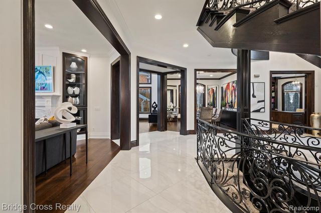 5820 Lakeview Avenue, Orchard Lake, MI 48323