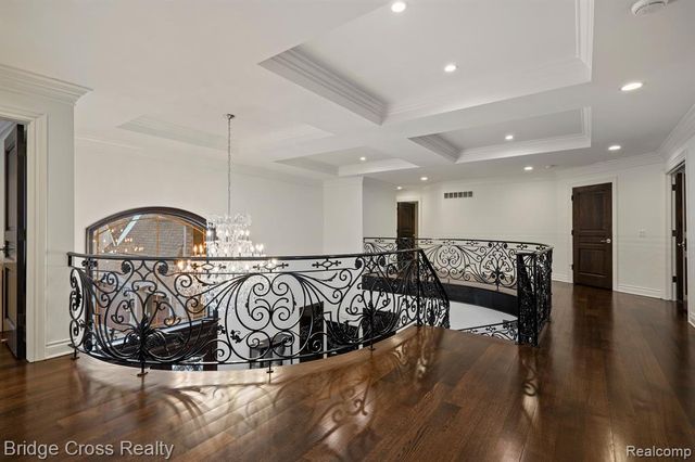 5820 Lakeview Avenue, Orchard Lake, MI 48323