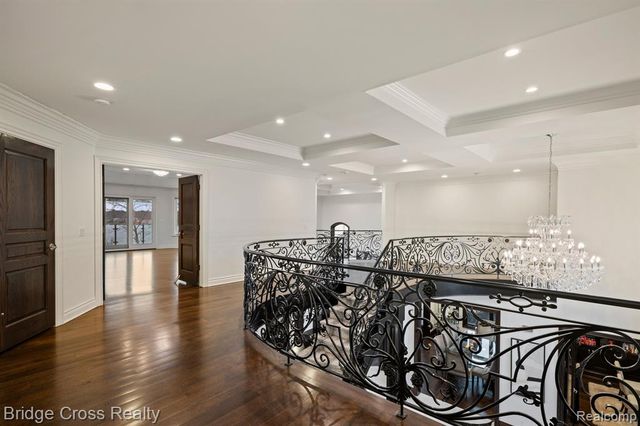 5820 Lakeview Avenue, Orchard Lake, MI 48323