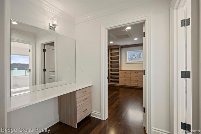 5820 Lakeview Avenue, Orchard Lake, MI 48323