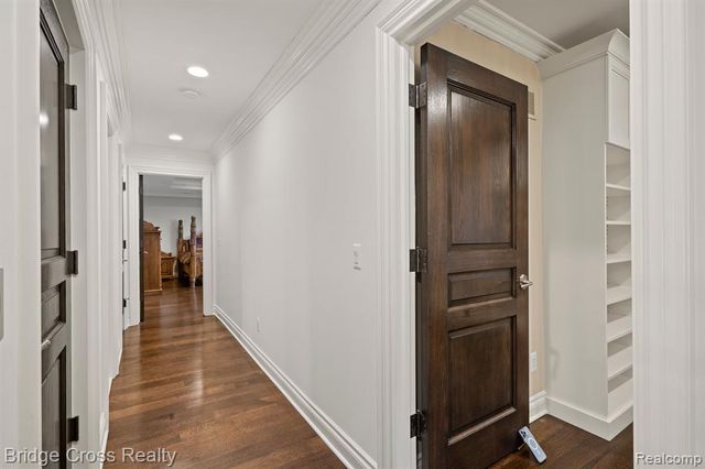 5820 Lakeview Avenue, Orchard Lake, MI 48323