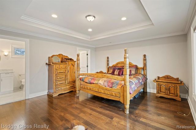 5820 Lakeview Avenue, Orchard Lake, MI 48323