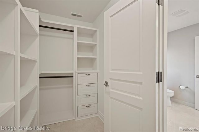 5820 Lakeview Avenue, Orchard Lake, MI 48323