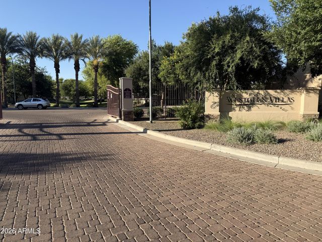 7264 W CACTUS WREN Drive, Glendale, AZ 85303