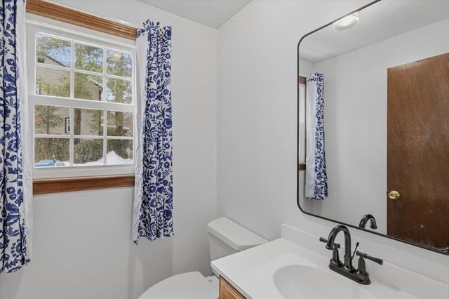 52 Birch St, Plymouth, MA 02360