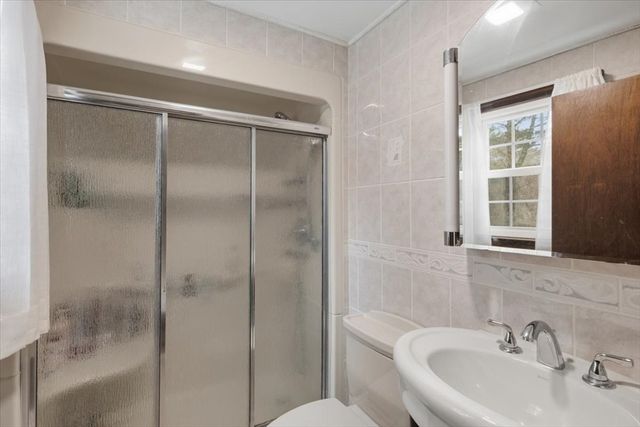 52 Birch St, Plymouth, MA 02360