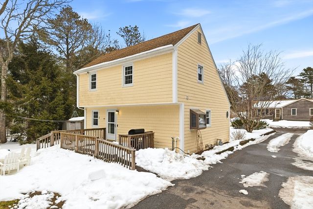 52 Birch St, Plymouth, MA 02360