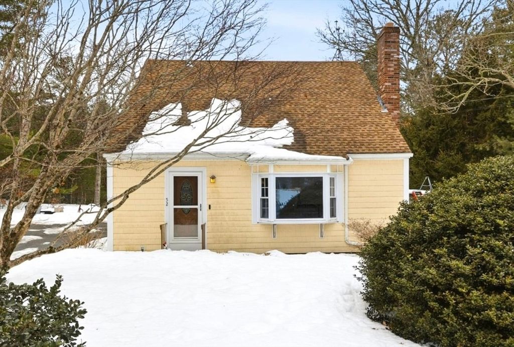 52 Birch St, Plymouth, MA 02360