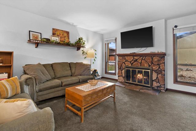 5266 S Somerset LANE, Greenfield, WI 53221