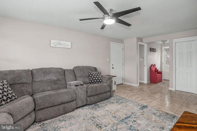 2714 WESTLOCK DR, Wilmington, DE 19808