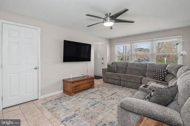 2714 WESTLOCK DR, Wilmington, DE 19808