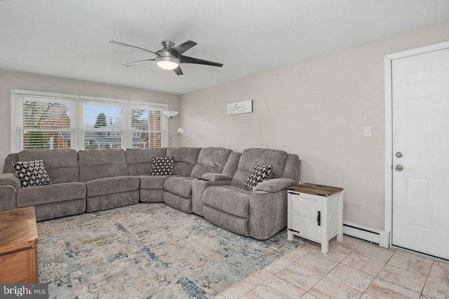 2714 WESTLOCK DR, Wilmington, DE 19808