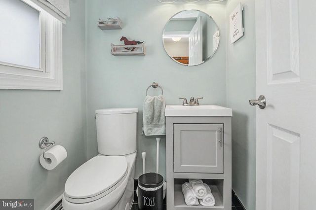 2714 WESTLOCK DR, Wilmington, DE 19808